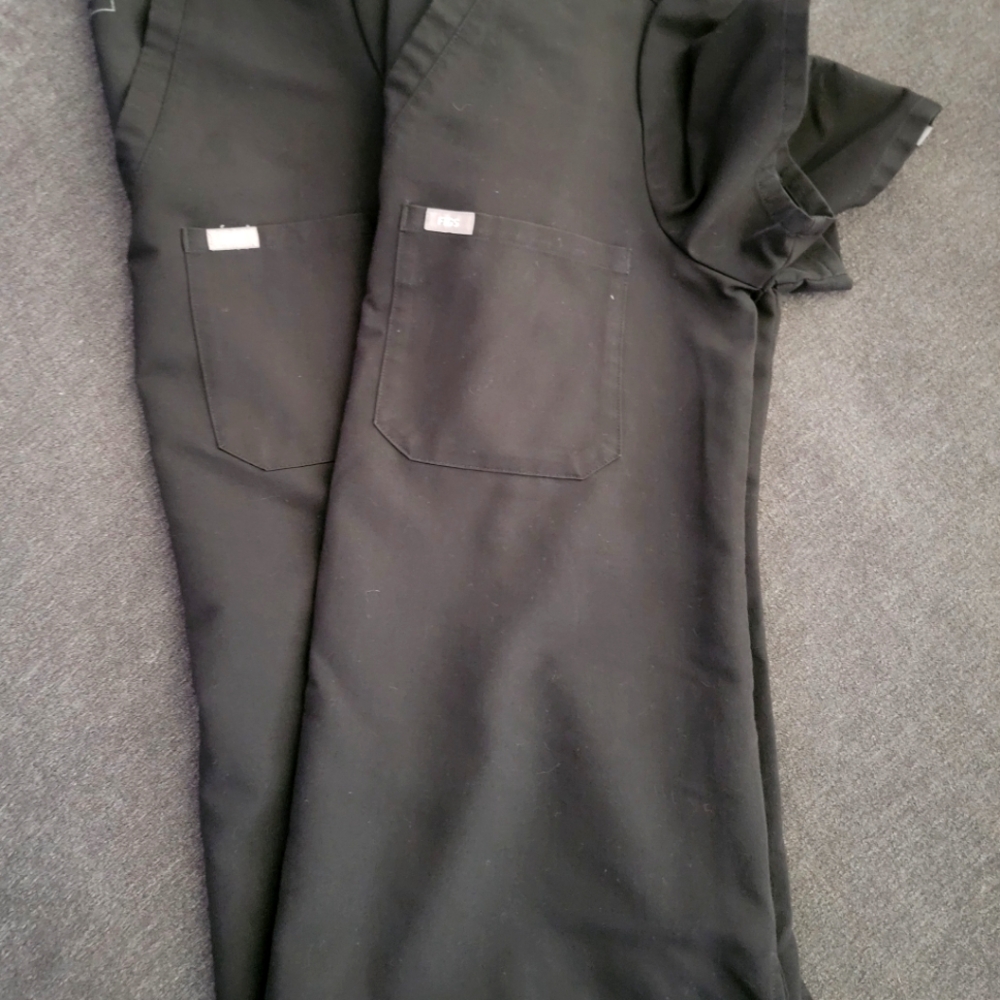 Figs Balck Catarina 1 Pocket Scrub Top